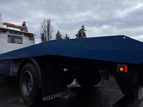 Ford Cargo 12 of 24