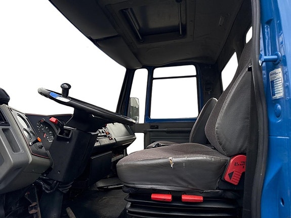 Ford Cargo 12 of 24