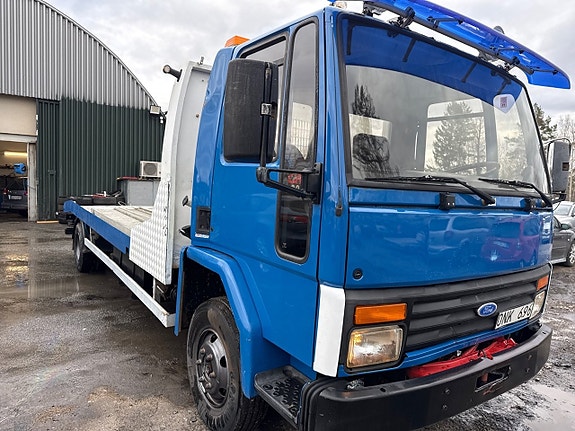 Ford Cargo 15 of 24