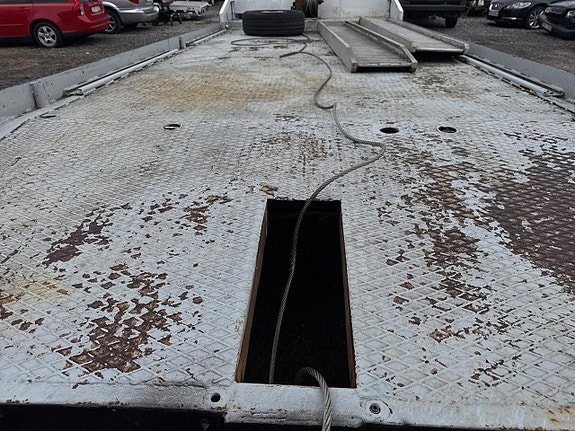 Ford Cargo 20 of 24