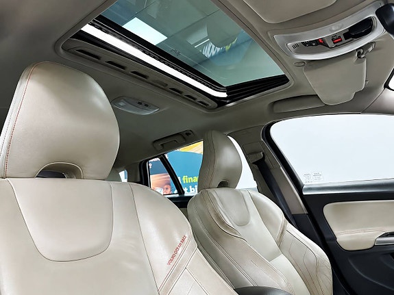Volvo V60 5 of 15