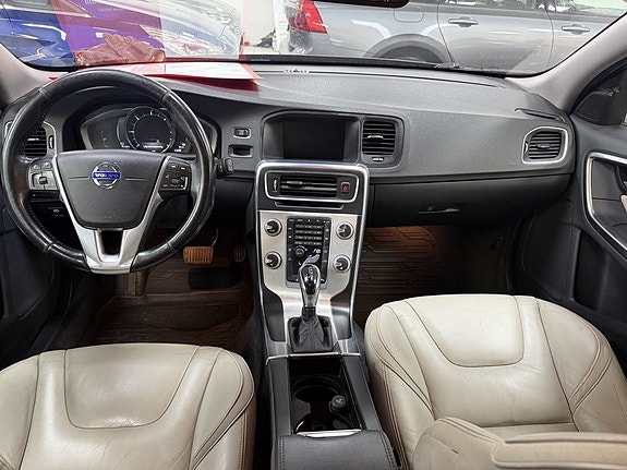 Volvo V60 6 of 15