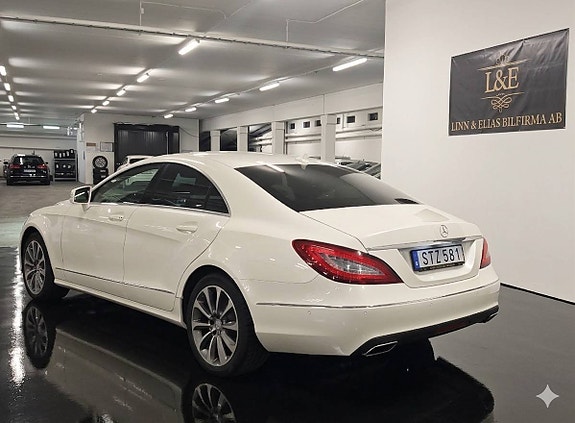 Mercedes-Benz CLS350 4 of 5
