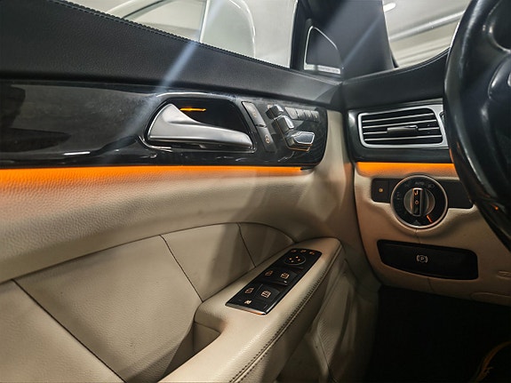 Mercedes-Benz CLS350 8 of 13