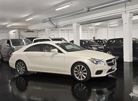 Mercedes-Benz CLS350 2 of 5
