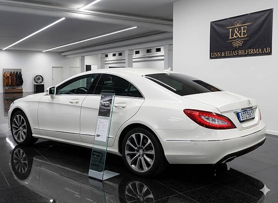 Mercedes-Benz CLS350 5 of 5