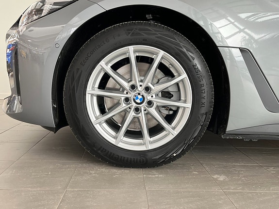 BMW i4 4 of 5