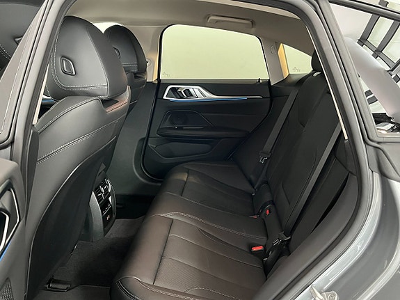 BMW i4 11 of 14