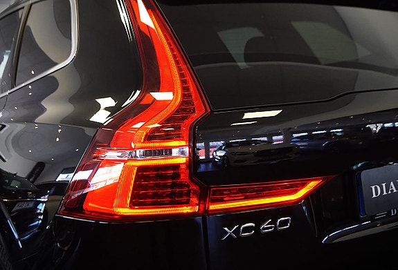 Volvo XC60 3 of 5