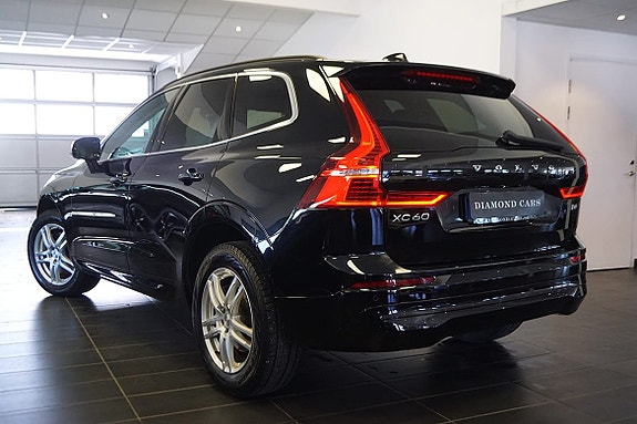 Volvo XC60 2 of 5