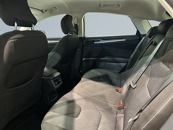 Ford Mondeo 13 of 21