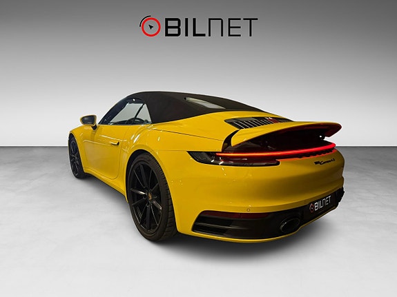 Porsche 911 4 of 5