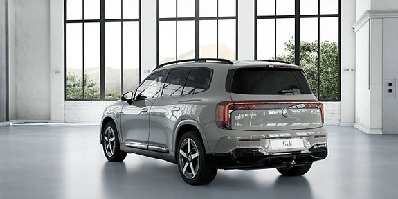 Mercedes-Benz GLB350 5 of 11