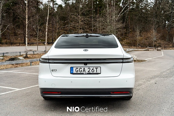NIO ET7 3 of 25