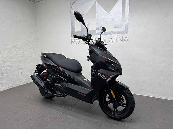MOTO CR R9 SP Naked 4 of 5