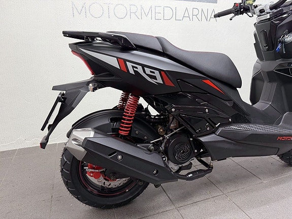 MOTO CR R9 SP Naked 9 of 9
