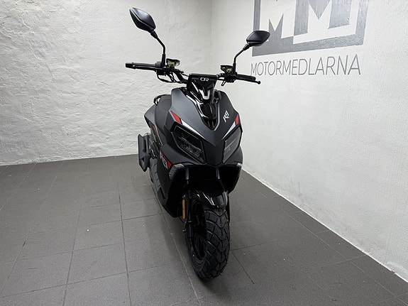 MOTO CR R9 SP Naked 7 of 9