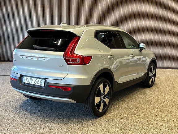 Volvo XC40 4 of 5