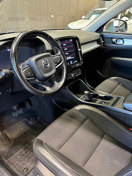 Volvo XC40 5 of 5