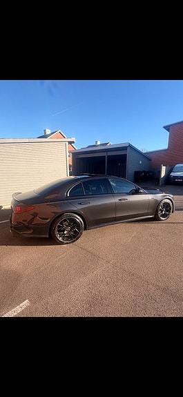 Mercedes-Benz E220 d 2 of 11