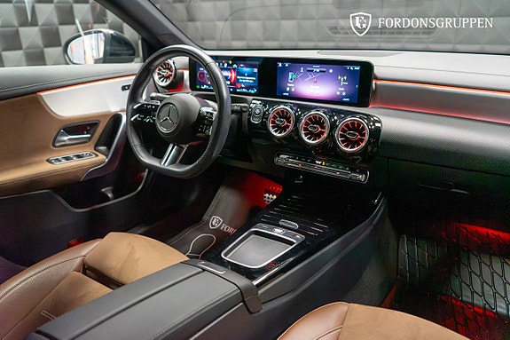 Mercedes-Benz CLA250 e 17 of 20