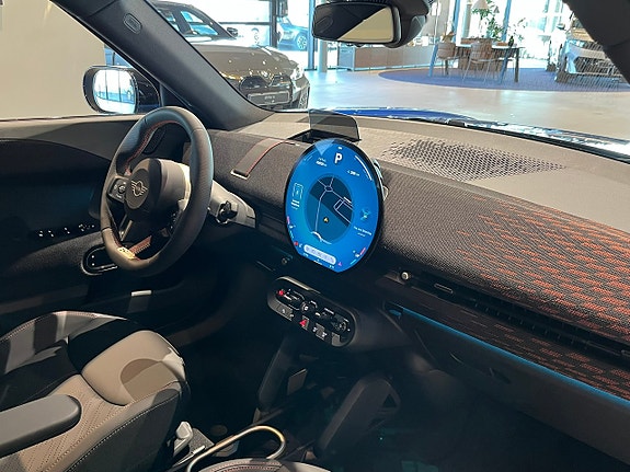 MINI Aceman E 19 of 21
