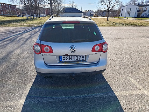 Volkswagen Passat 4 of 8