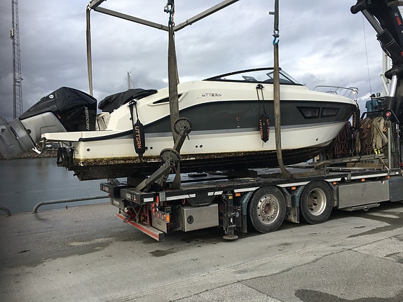 Uttern D77 2 of 5