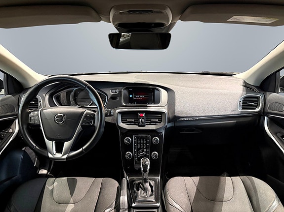 Volvo V40 Cross Country 7 of 8
