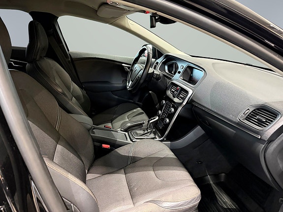 Volvo V40 Cross Country 5 of 8