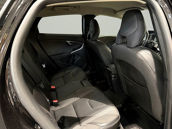 Volvo V40 Cross Country 6 of 8