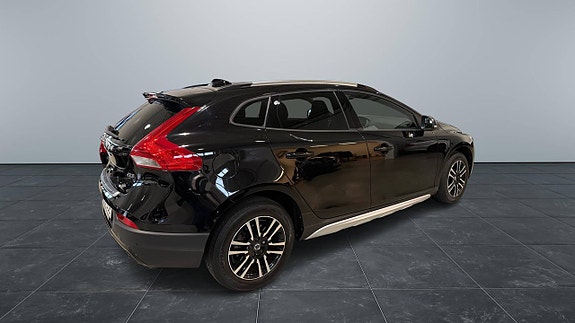 Volvo V40 Cross Country 4 of 8