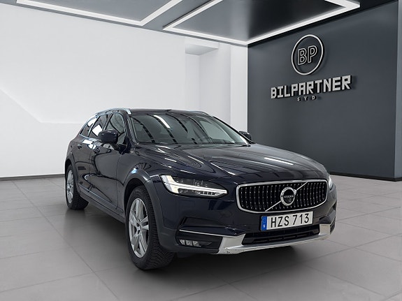 Volvo V90 Cross Country 4 of 5
