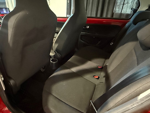Volkswagen UP! 6 of 15