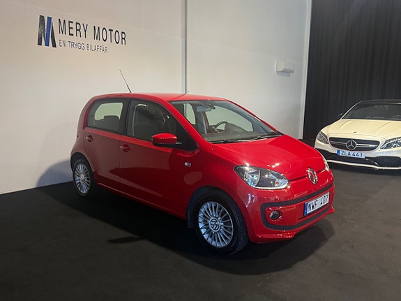 Volkswagen UP! 2 of 5