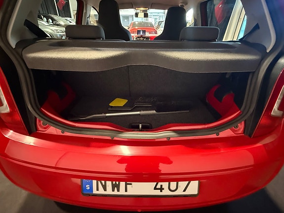 Volkswagen UP! 9 of 15