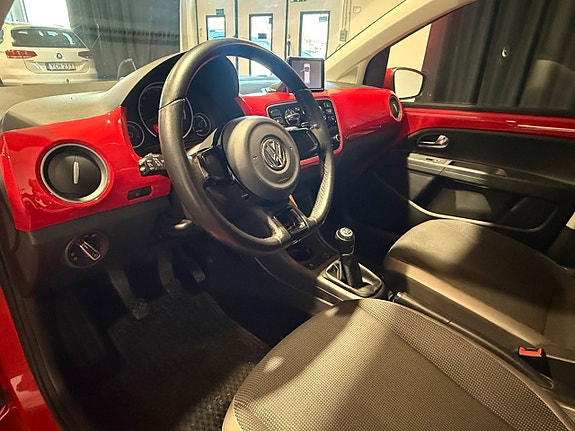 Volkswagen UP! 5 of 5