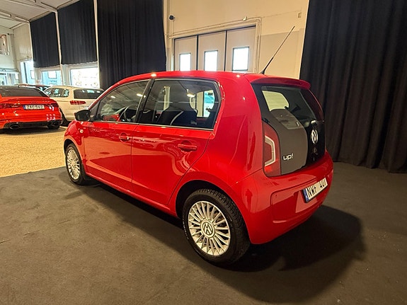 Volkswagen UP! 4 of 5