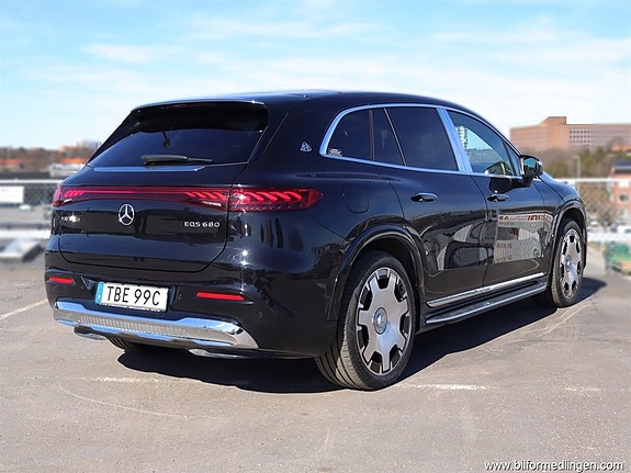 Mercedes-Benz EQS SUV 4 of 5