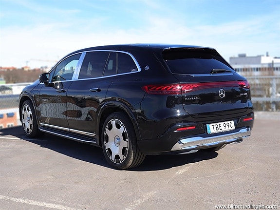 Mercedes-Benz EQS SUV 3 of 5