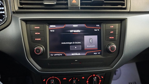 Seat Arona 17 of 20