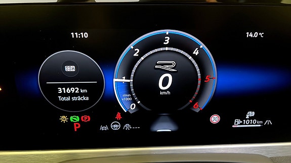 Volkswagen Passat 21 of 24