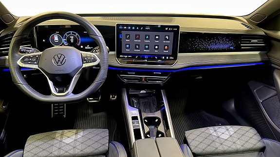 Volkswagen Passat 10 of 24