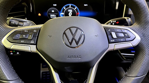 Volkswagen Passat 19 of 24