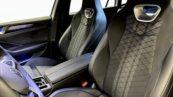 Volkswagen Passat 8 of 24
