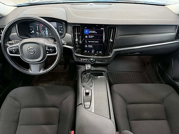 Volvo V90 2 of 5