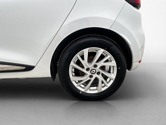 Renault Clio 30 of 30
