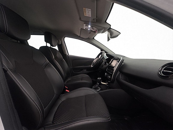 Renault Clio 25 of 30