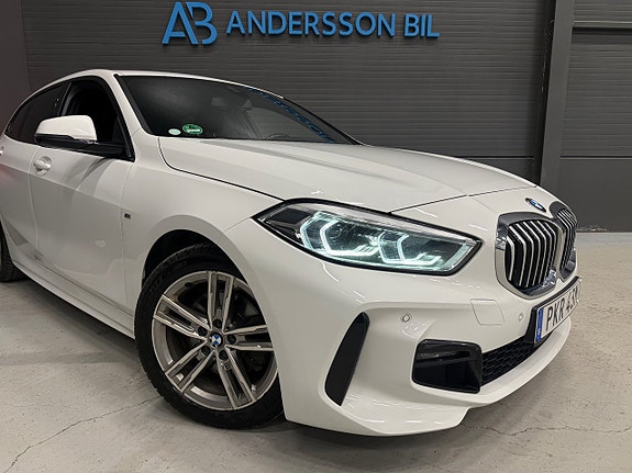 BMW 118d 3 of 5