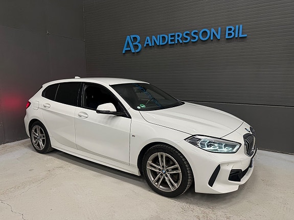 BMW 118d 4 of 5